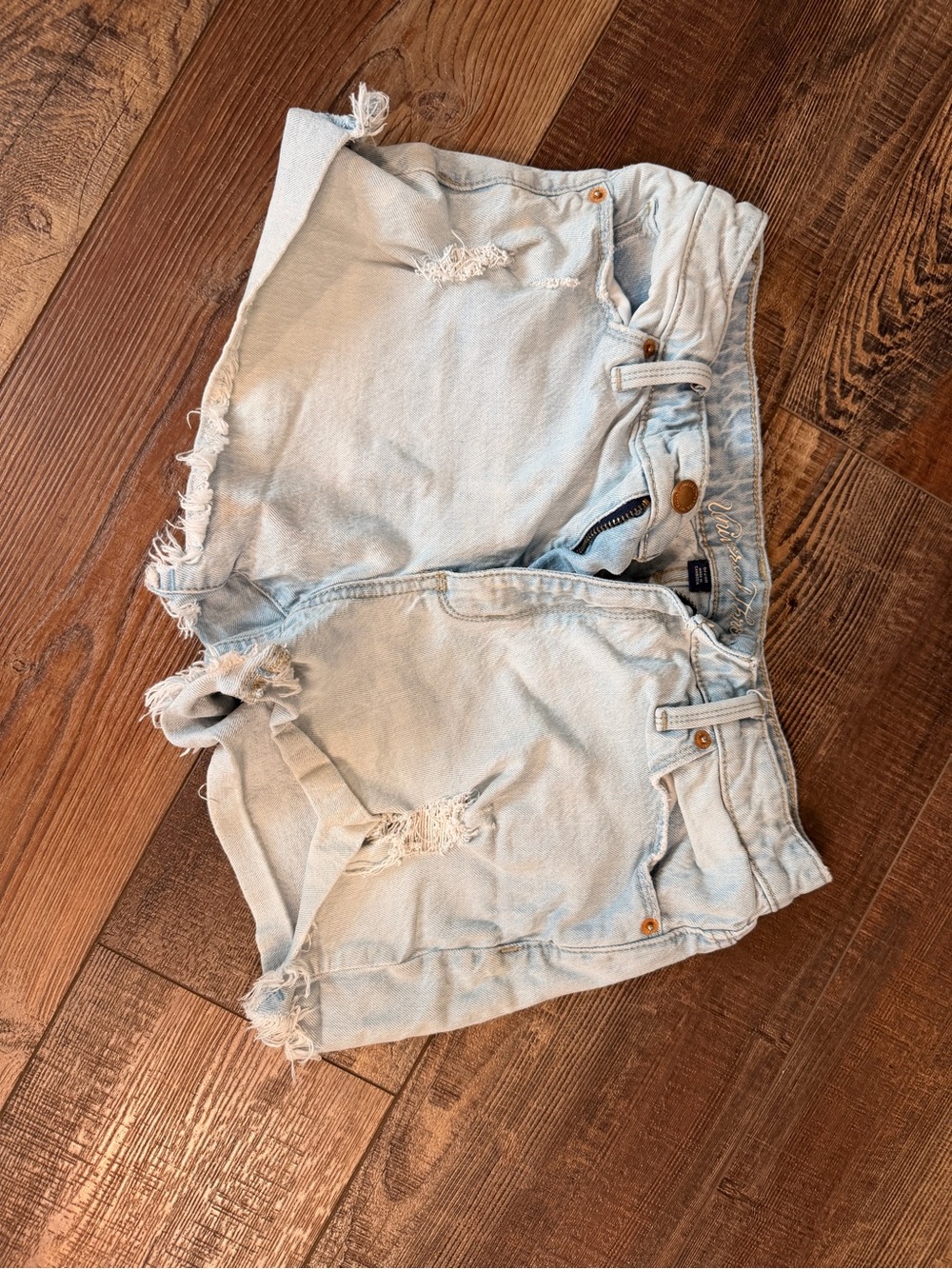 Universal Thread faded light blue denim shorts